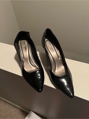 comfort plus by Predictions Black Patent Pointed-Toe Pumps